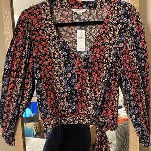 Super cute floral long sleeve crop top